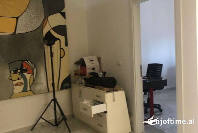 Business Property for Rent 3+1 in Tirana - 550 Euro
