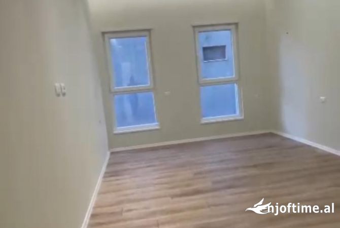 Business Property for Rent 3+1 in Tirana - 800 Euro