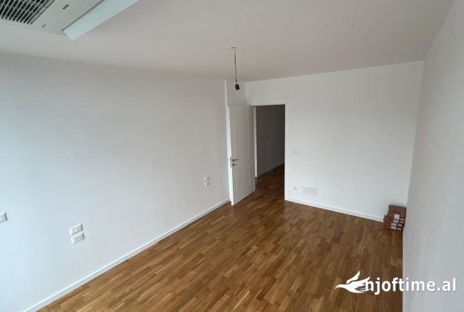 Business Property for Rent 3+1 in Tirana - 1,500 Euro