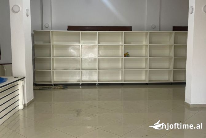 Business Property for Rent 1+1 in Tirana - 800 Euro