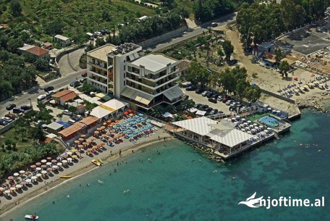 Business Property for Rent 1+1 in Vlora - 3,300 Euro