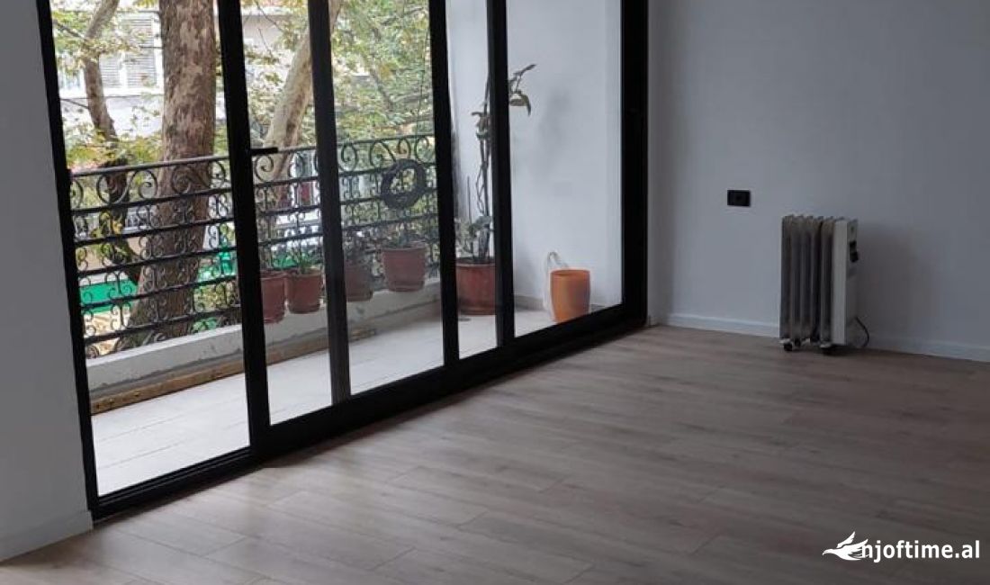  Apartament me qera - Myslym shyri ( VR002)