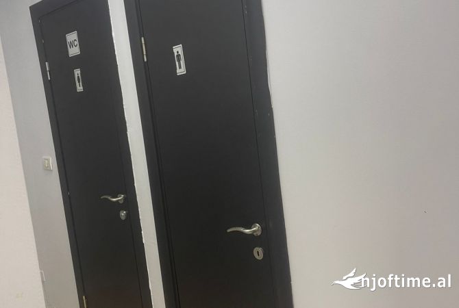  Ambjent biznesi me qera 5+1+3 Kryqezimi i Selvise ( VR004)