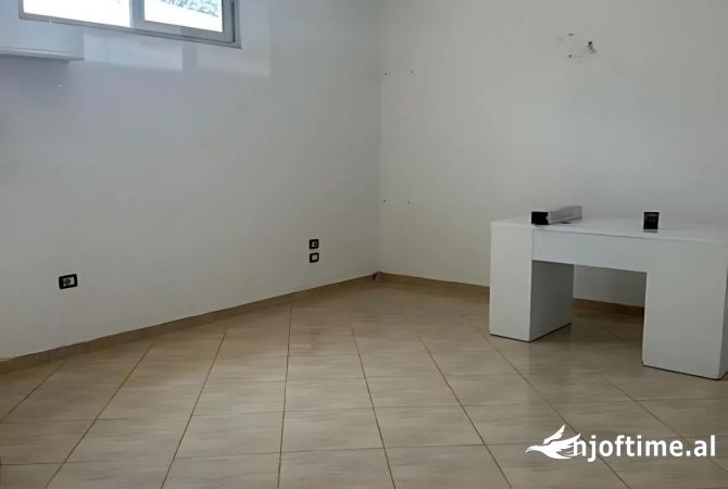 Ambient biznesi-Laprake  (VR004)