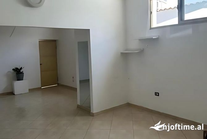 Ambient biznesi-Laprake  (VR004)