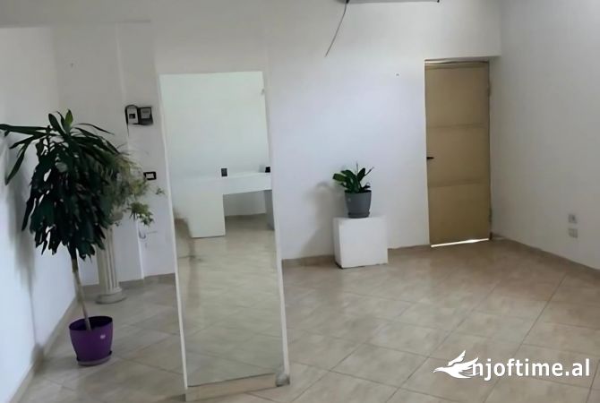 Ambient biznesi-Laprake  (VR004)