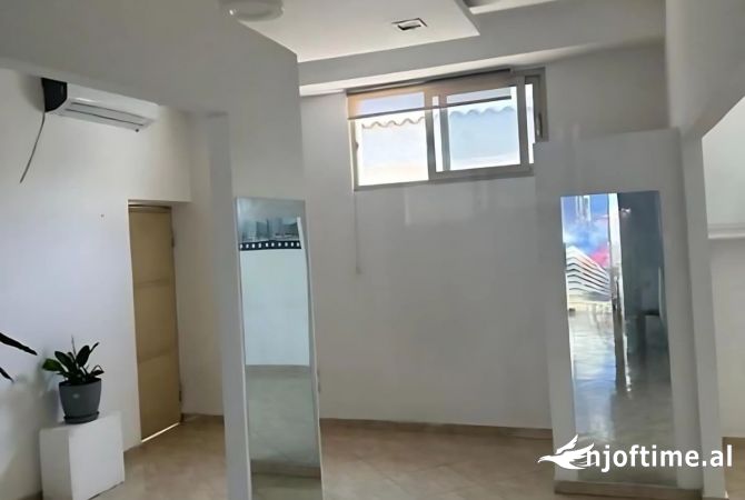 Ambient biznesi-Laprake  (VR004)