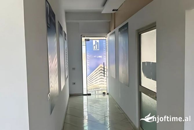 Ambient biznesi-Laprake  (VR004)