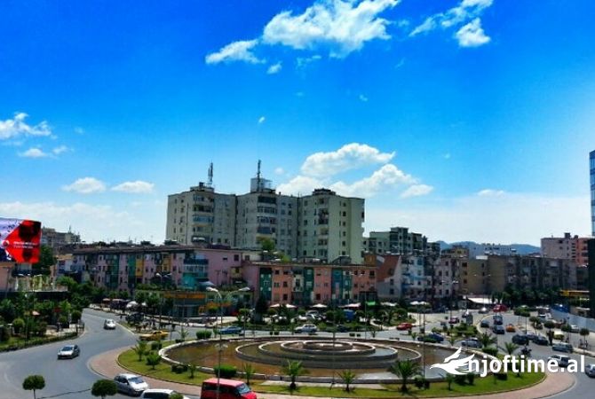 Ambiente Commerciale in Vendita 1+1 a Tirana - 10,500 Euro