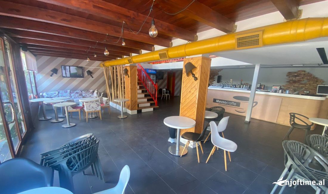 Ambient biznesi me qera - Qytet Studenti (VR111)