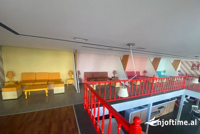 Ambient biznesi me qera - Qytet Studenti (VR111)