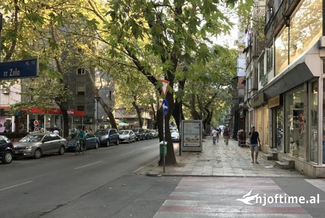 Ambiente Commerciale in Affitto 1+1 a Tirana - 1,500 Euro