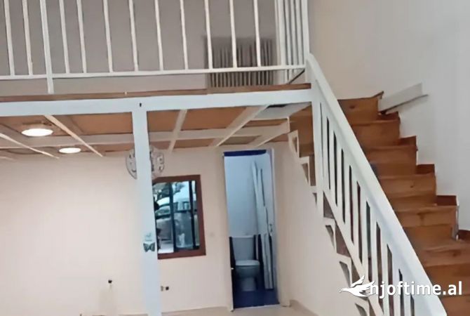 Ambiente Commerciale in Affitto 1+1 a Tirana - 600 Euro