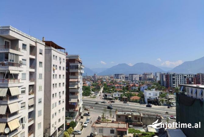 Ambiente Commerciale in Affitto 1+1 a Tirana - 1,400 Euro