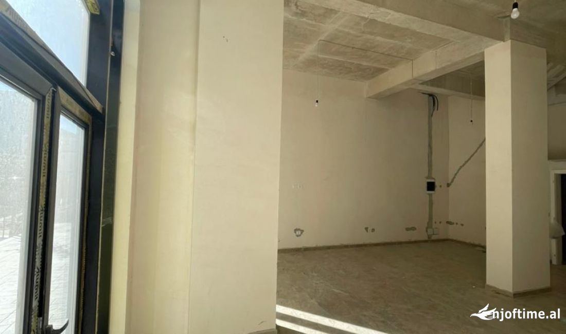 Ambient biznesi me qera - Astir (VR111)