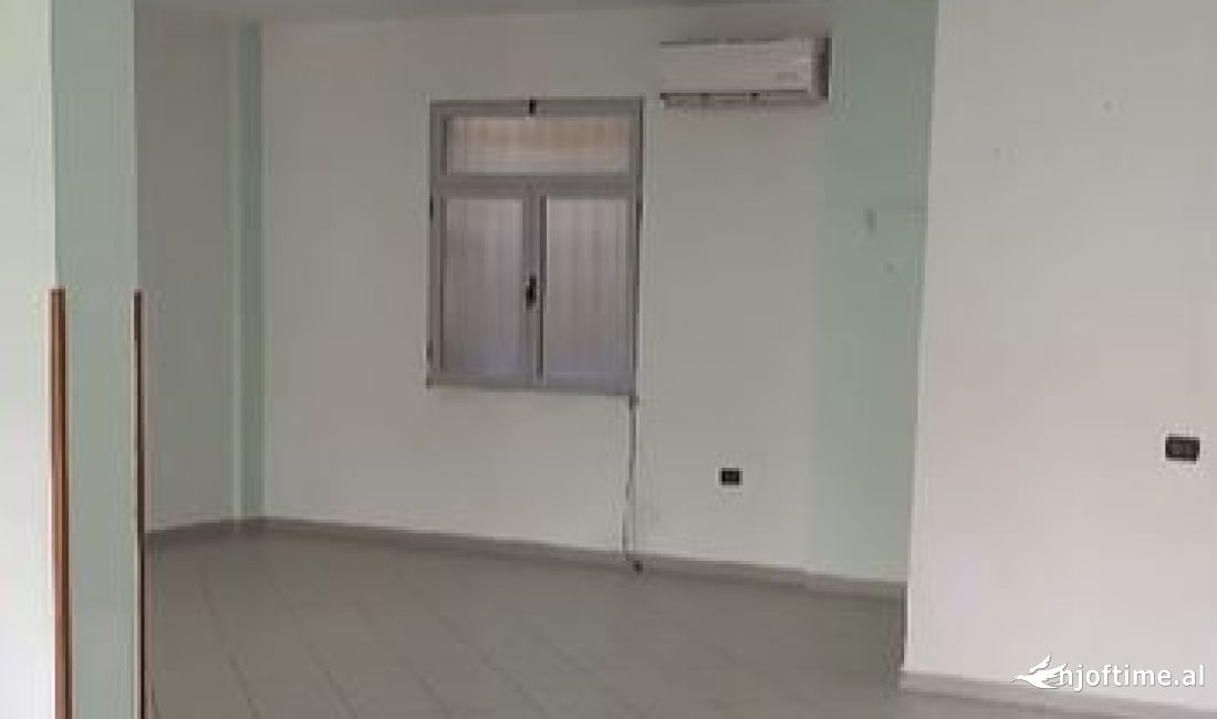 Ambient biznesi me qera - Siri Kodra (VR111)