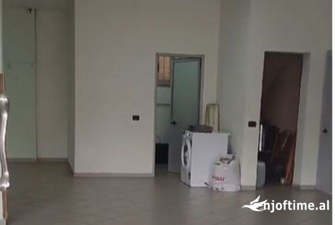 Ambient biznesi me qera - Siri Kodra (VR111)