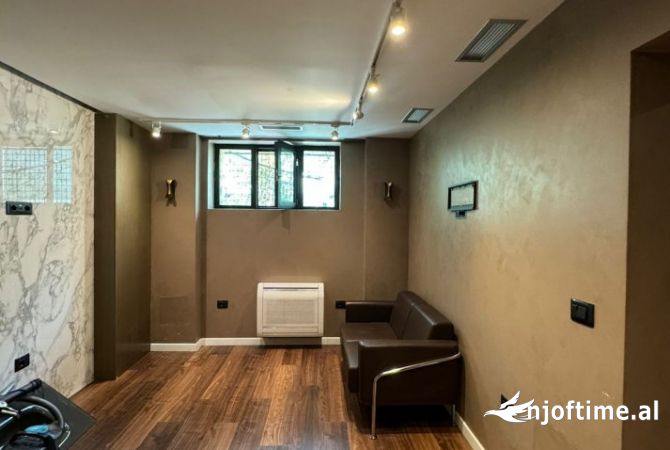 Business Property in Sale 3+1 in Tirana - 200,000 Euro