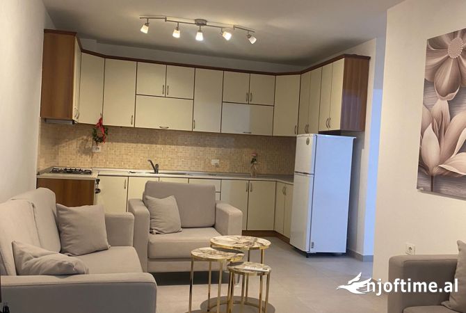 Ambient biznesi per zyra 2+1 - Myslym Shyri (VR111)