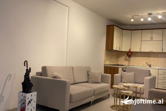 Ambient biznesi per zyra 2+1 - Myslym Shyri (VR111)