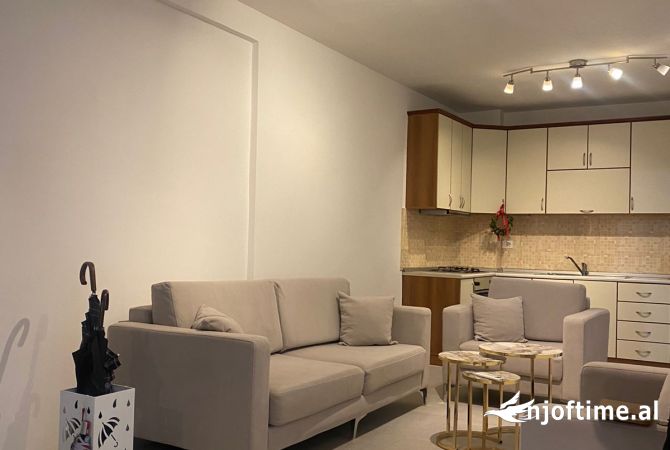 Ambient biznesi per zyra 2+1 - Myslym Shyri (VR111)