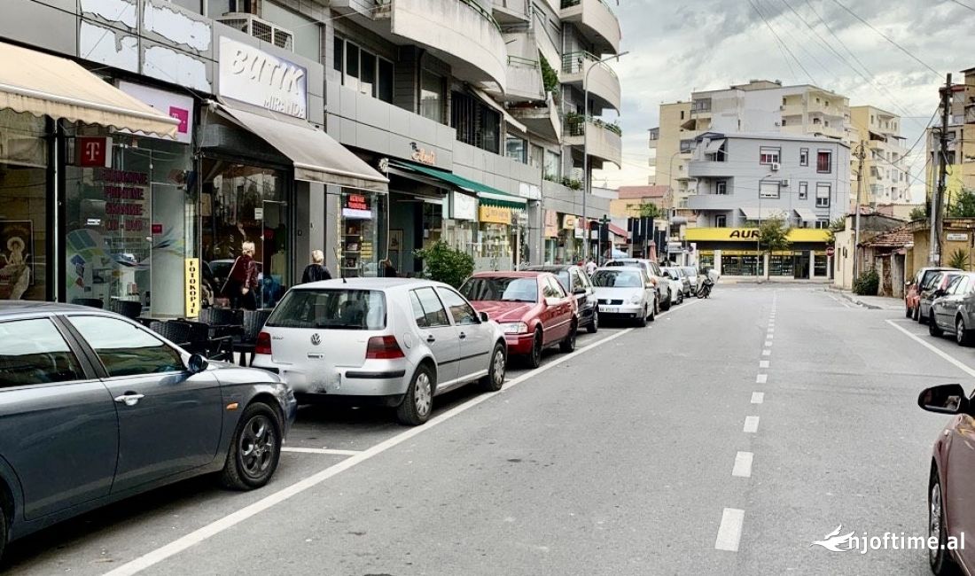 Ambient Biznesi Open Space me Qera  – Xhamllik (VR004)