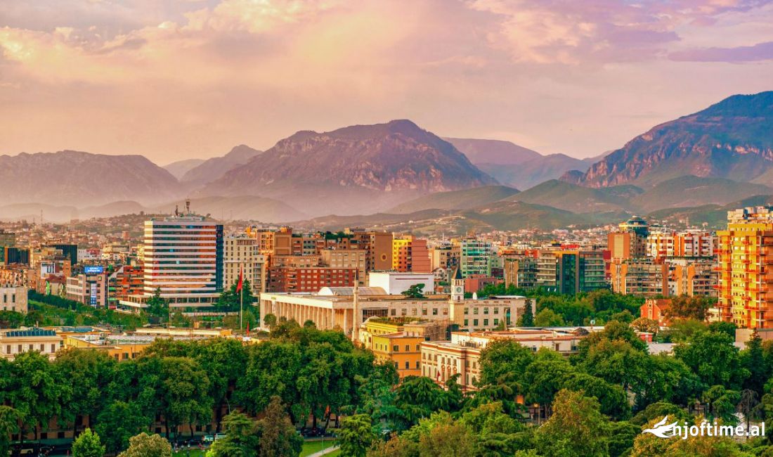 Ambient biznesi me qera - Liqeni Artificial (VR111)