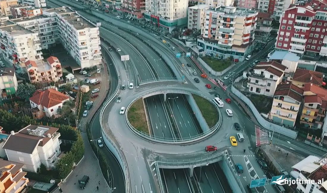 Ambient Biznesi Ne Shitje - Unaza e Re, afer Kristal Center (VR111)