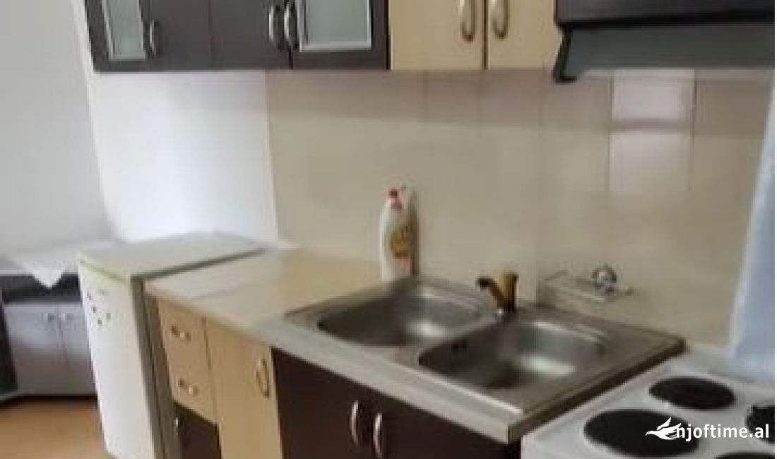Shtepi me qera Apartament ne Tirane, 1+1, Mobilimi E mobiluar, Pagesa 370  Euro.