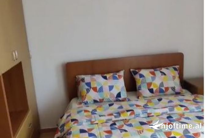 Shtepi me qera Apartament ne Tirane, 1+1, Mobilimi E mobiluar, Pagesa 370  Euro.