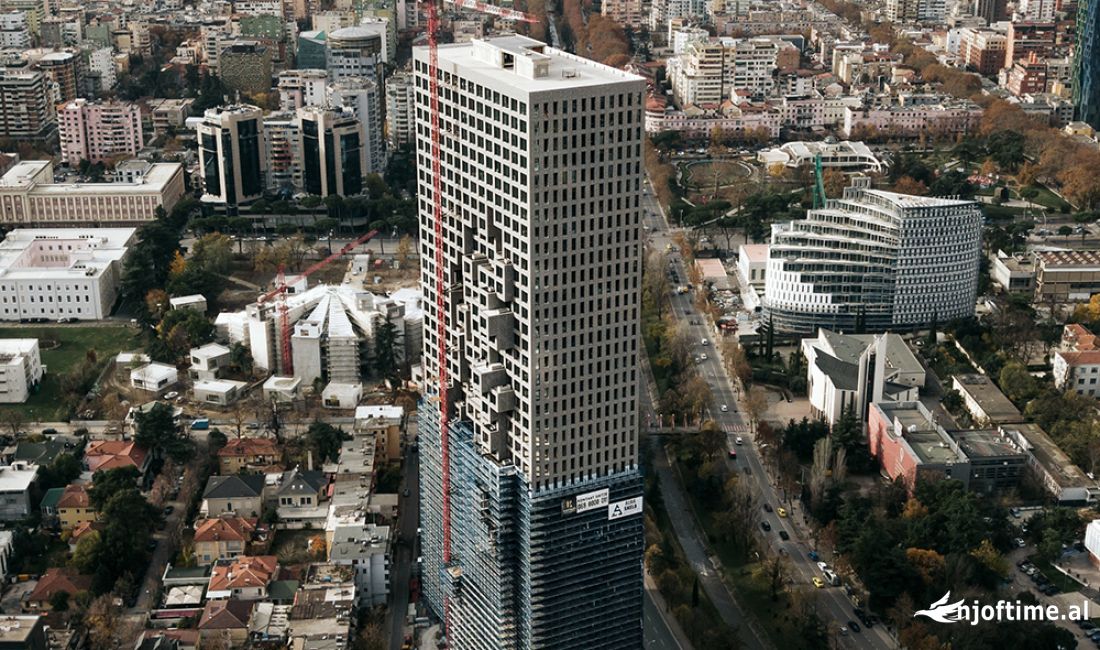 Ambjent Zyre/ Biznesi- Bulevardi Bajram Curri (VR007)