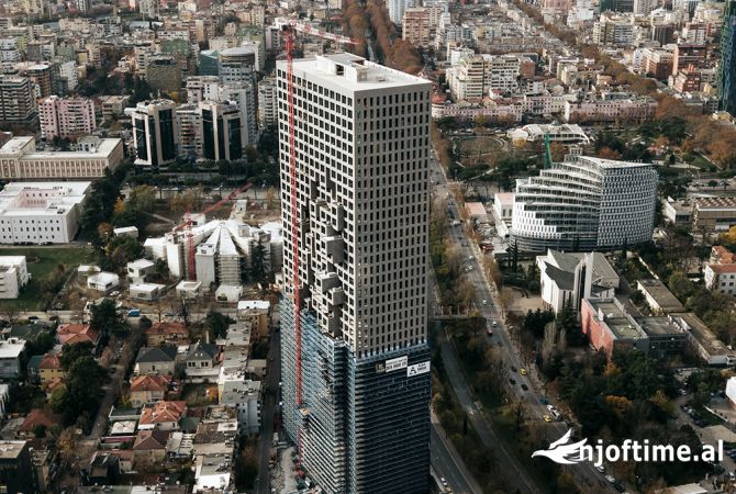 Ambjent Zyre/ Biznesi- Bulevardi Bajram Curri (VR007)