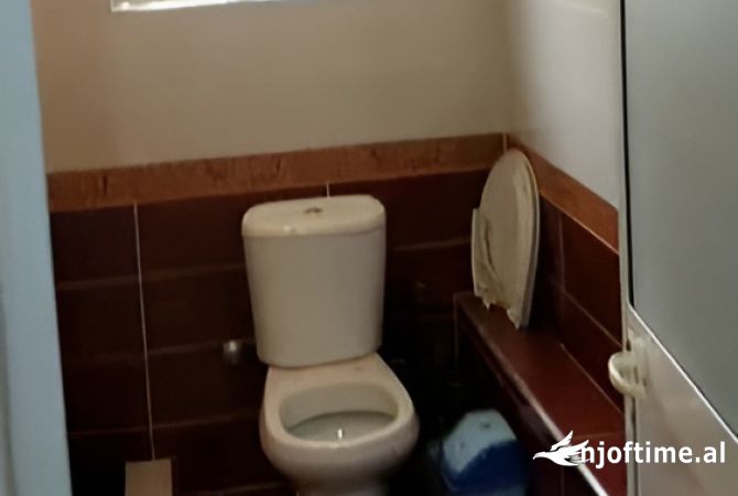 Shtepi me qera Apartament ne Tirane, 1+1, Mobilimi E mobiluar, Pagesa 250  Euro.