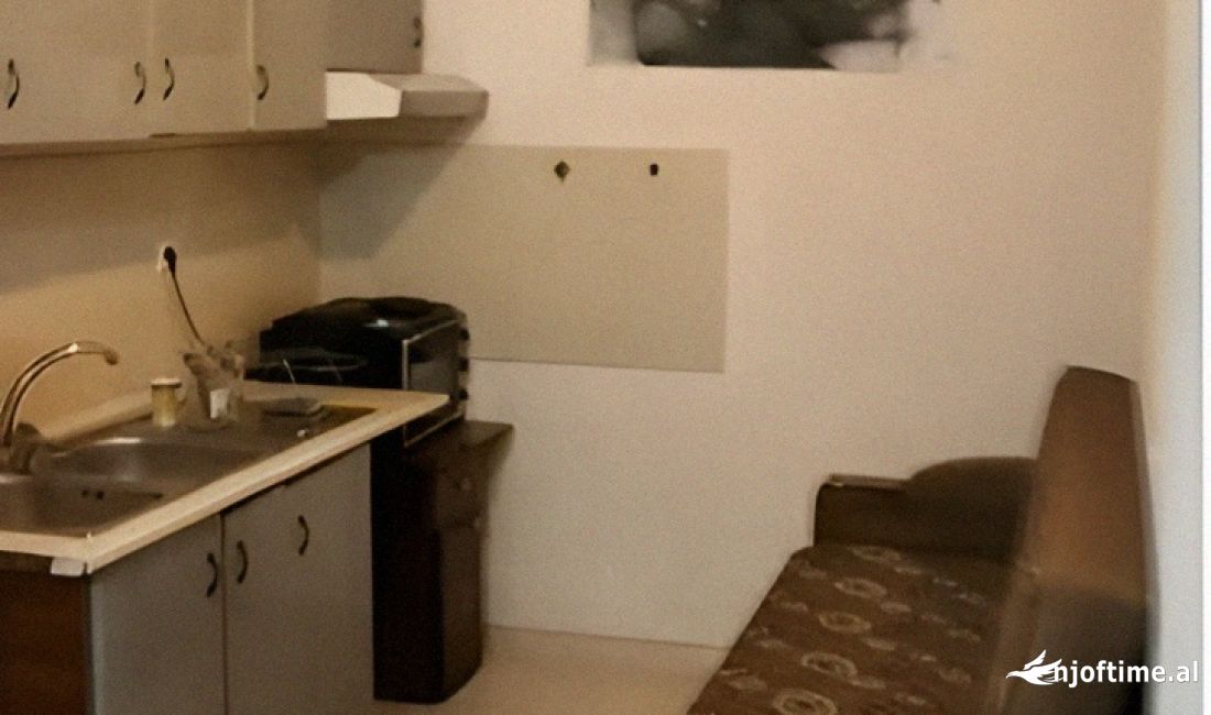 Shtepi me qera Apartament ne Tirane, 1+1, Mobilimi E mobiluar, Pagesa 250  Euro.