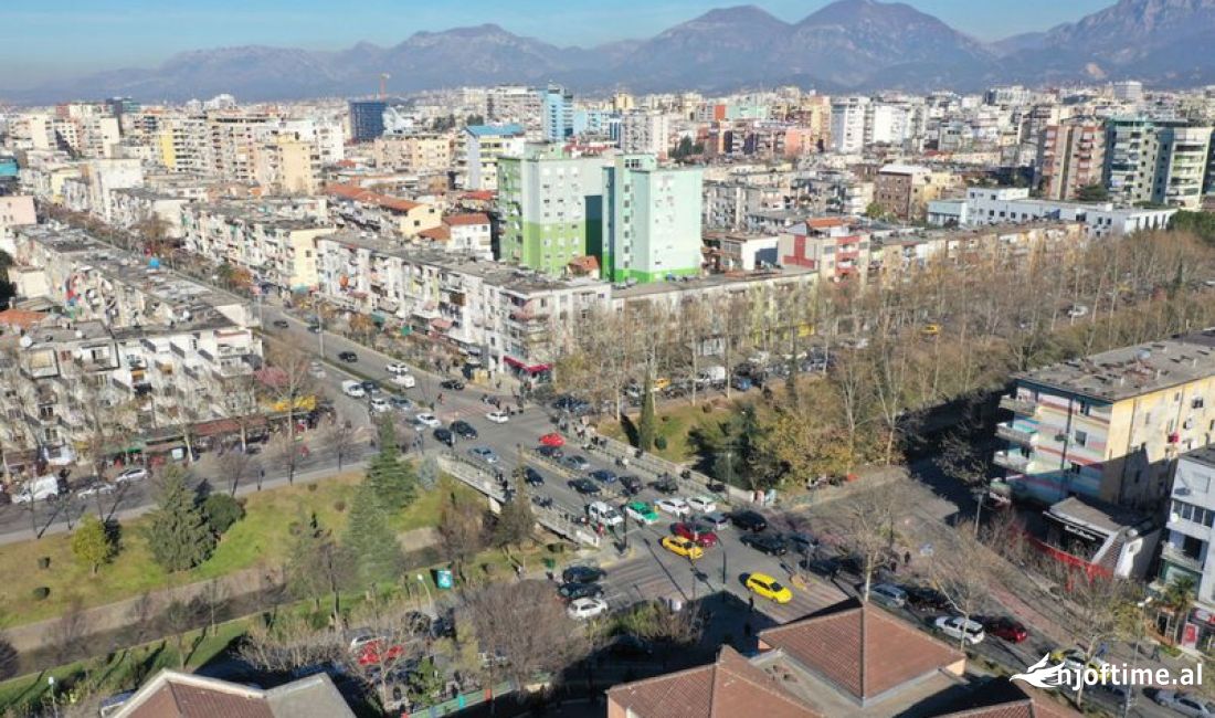 Magazine me qira – Rr. Petro Nini Luarasi (VR007)