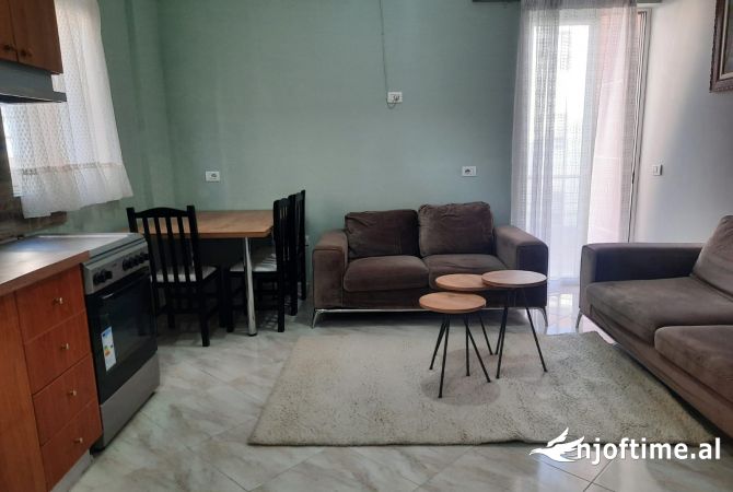 Shtepi me qera Apartament ne Tirane, 2+1, Mobilimi E mobiluar, Pagesa 350  Euro.