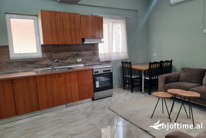 Shtepi me qera Apartament ne Tirane, 2+1, Mobilimi E mobiluar, Pagesa 350  Euro.