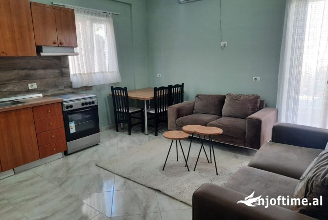 Shtepi me qera Apartament ne Tirane, 2+1, Mobilimi E mobiluar, Pagesa 350  Euro.