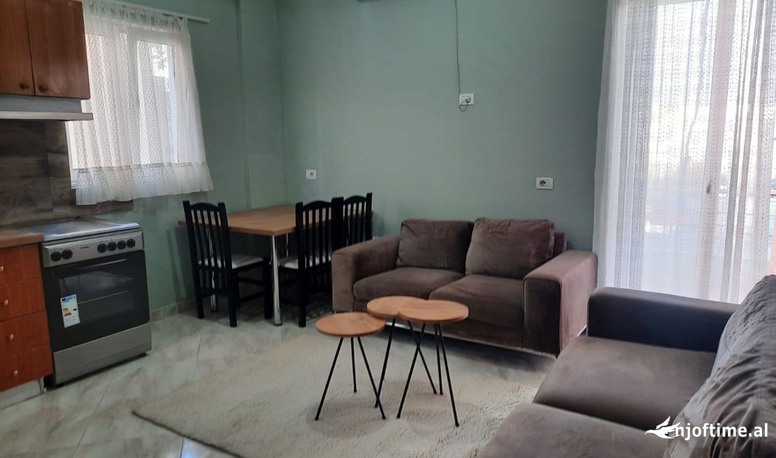 Shtepi me qera Apartament ne Tirane, 2+1, Mobilimi E mobiluar, Pagesa 350  Euro.