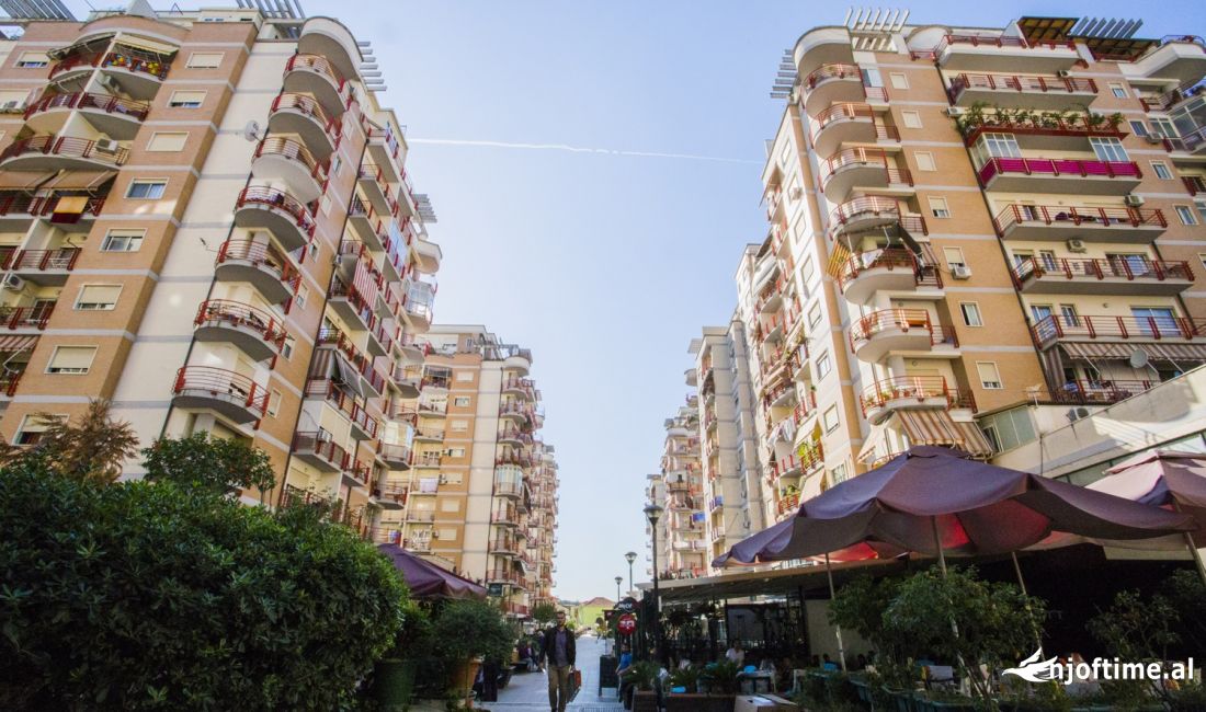 Shtepi me qera Shtepi Private ne Tirane, Garsoniere, Mobilimi E mobiluar, Pagesa 250  Euro.