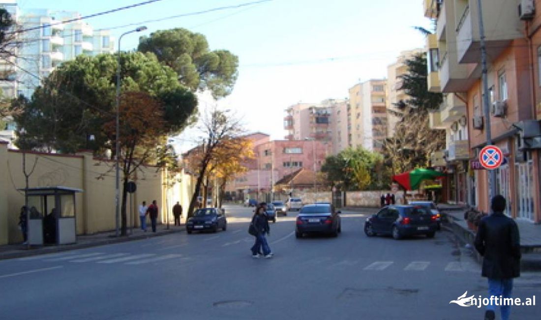 Shtepi me qera Apartament ne Tirane, 1+1, Mobilimi E mobiluar, Pagesa 350  Euro.