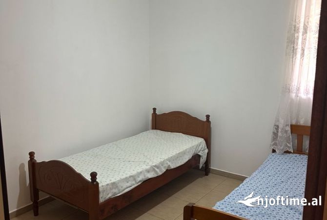 Shtepi me qera Apartament ne Tirane, 1+1, Mobilimi E mobiluar, Pagesa 302  Euro.