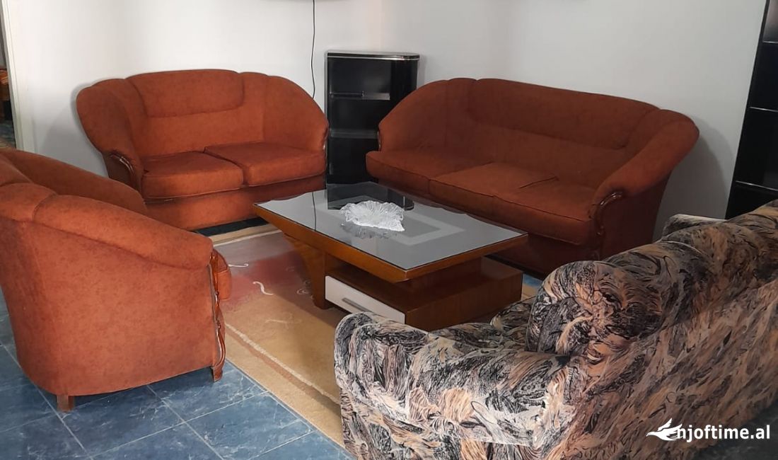 Shtepi me qera Apartament ne Tirane, 1+1, Mobilimi E mobiluar, Pagesa 352  Euro.