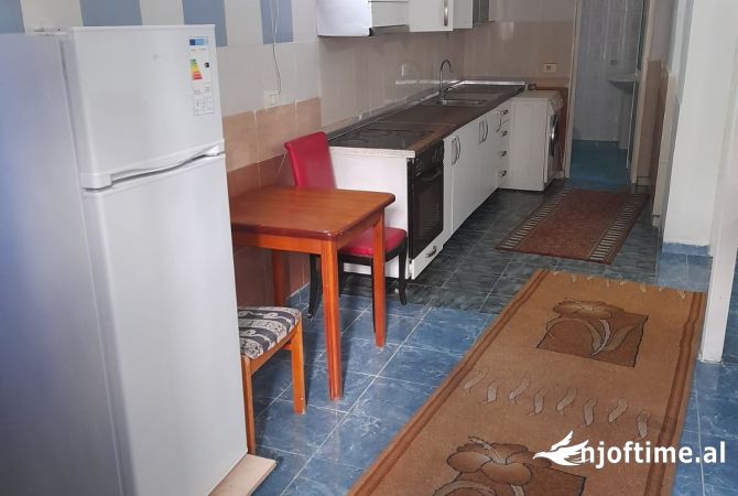 Shtepi me qera Apartament ne Tirane, 1+1, Mobilimi E mobiluar, Pagesa 352  Euro.