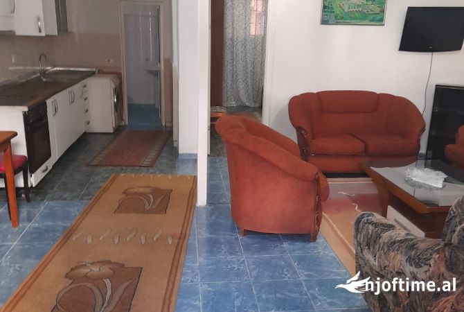 Shtepi me qera Apartament ne Tirane, 1+1, Mobilimi E mobiluar, Pagesa 352  Euro.