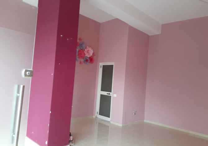 Ambiente Commerciale in Affitto a Tirana - 20,000 Leke