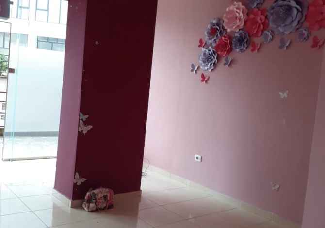 Ambiente Commerciale in Affitto a Tirana - 20,000 Leke