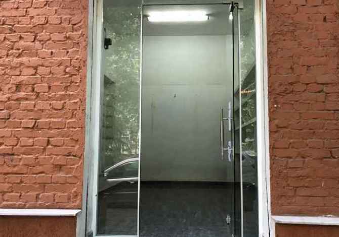 Ambiente Commerciale in Affitto a Tirana - 280 Euro