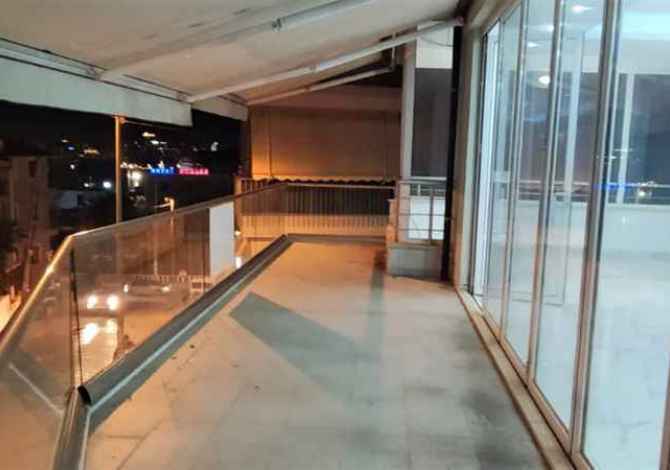 Ambiente Commerciale in Affitto a Tirana - 50,000 Leke