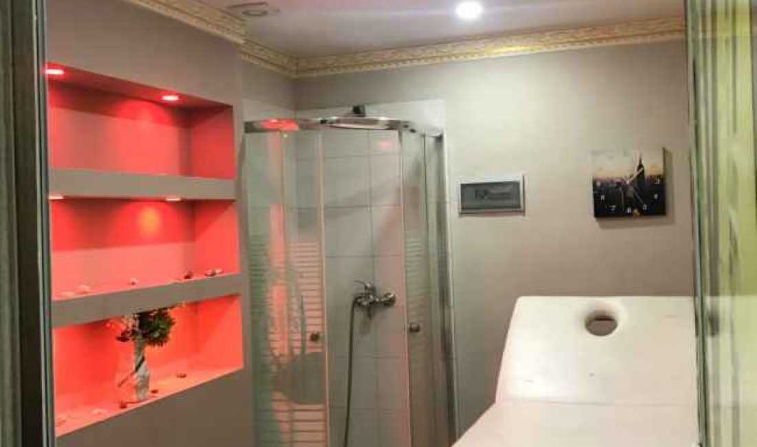 Jepet me qera parukeri  estetik masazheri astir. 300 Euro/muaj 